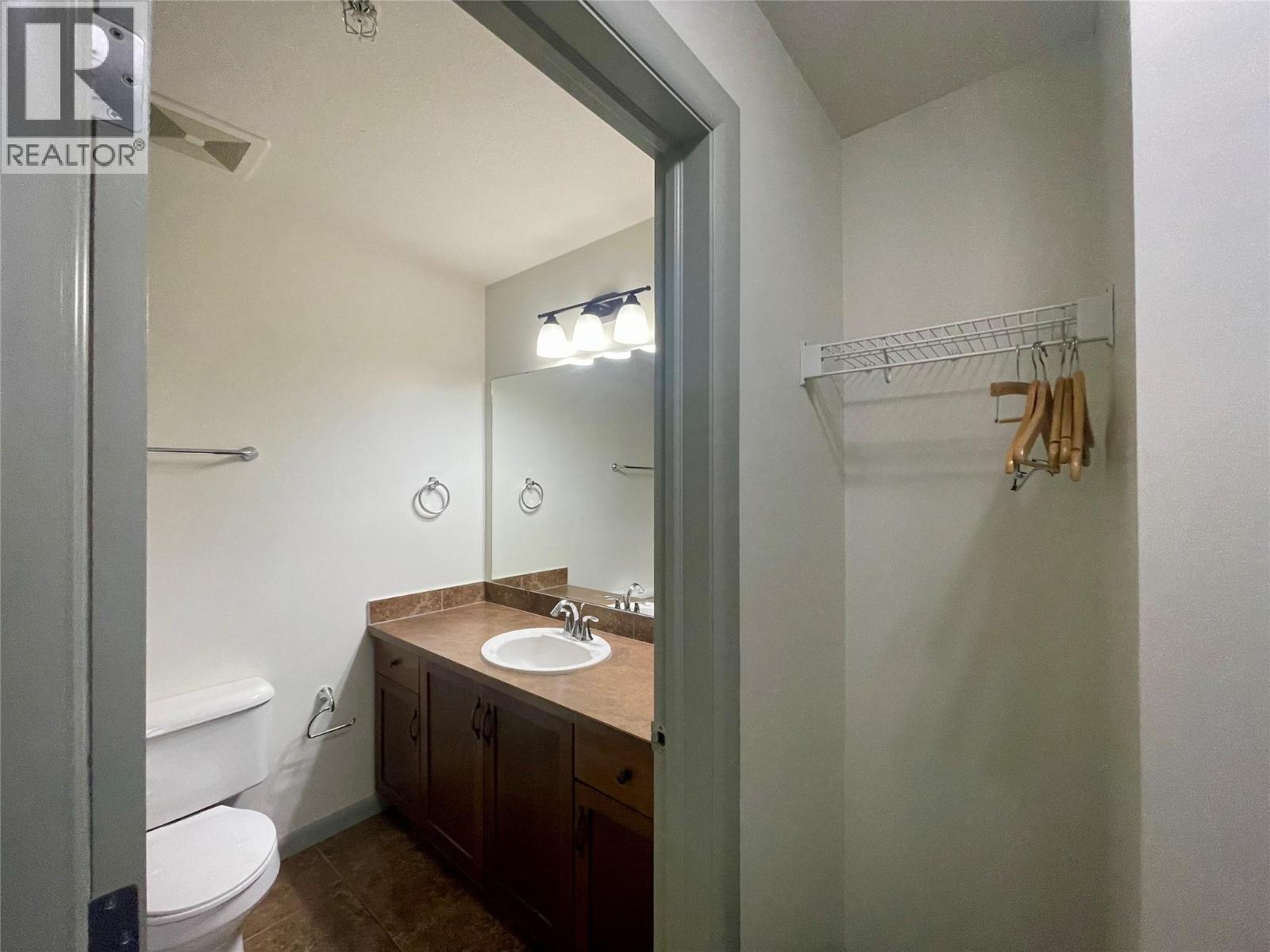 448 654 Cook Road, Kelowna