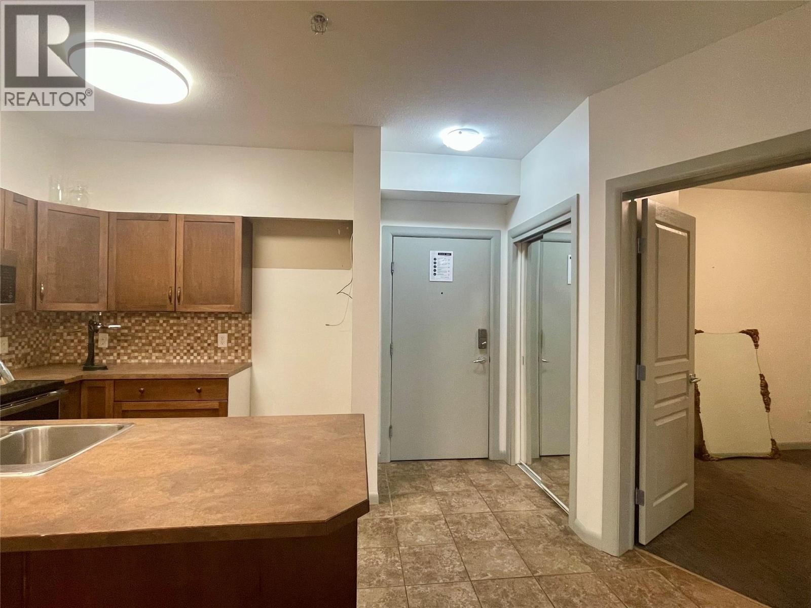 448 654 Cook Road, Kelowna