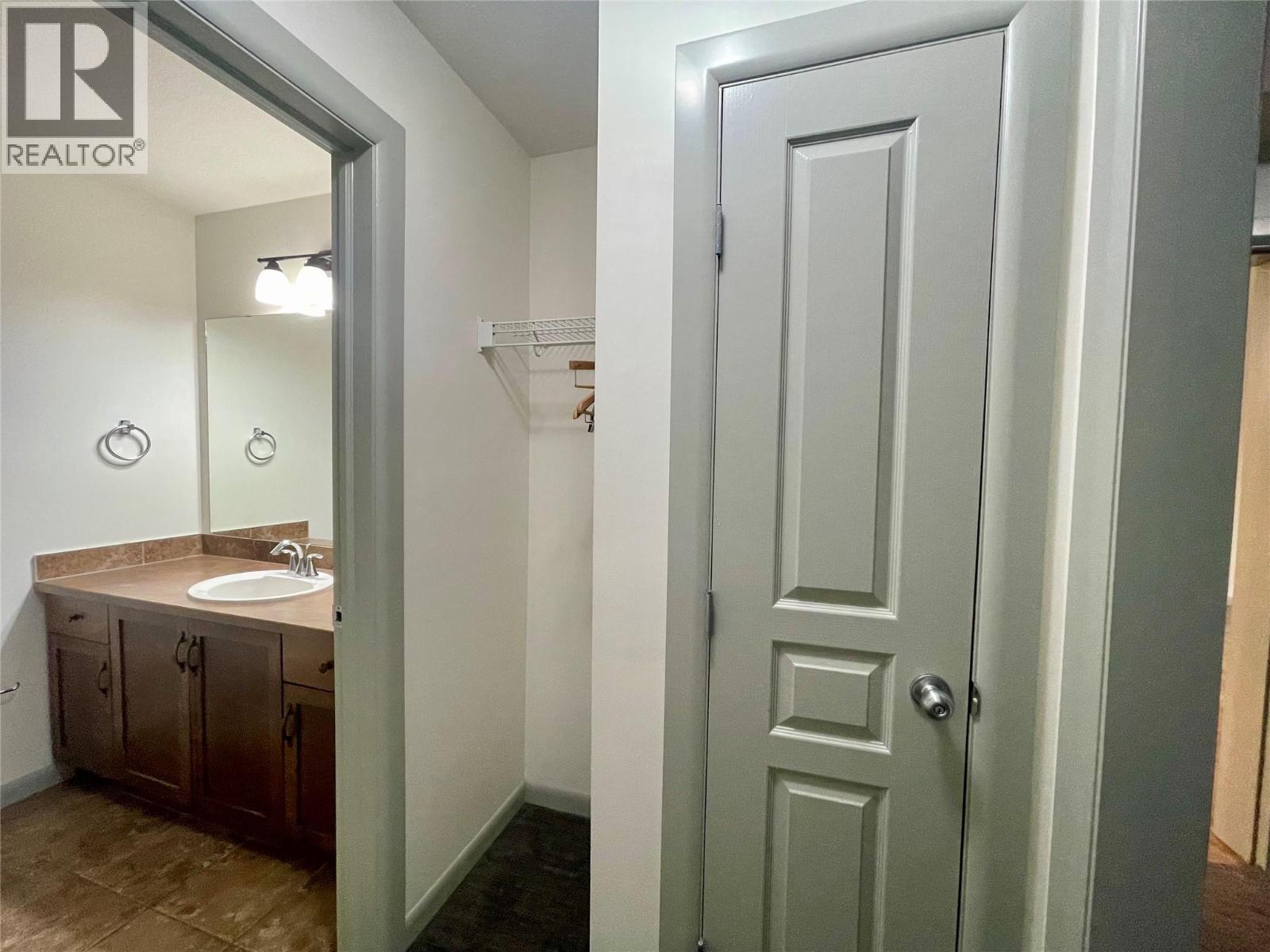 448 654 Cook Road, Kelowna