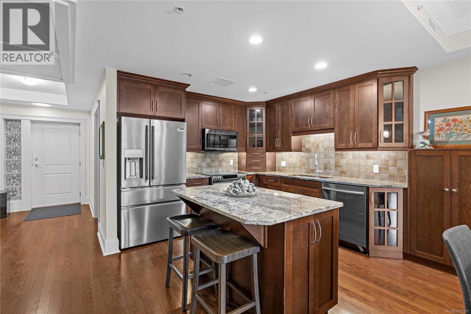 303 222 Second Ave W, Qualicum Beach