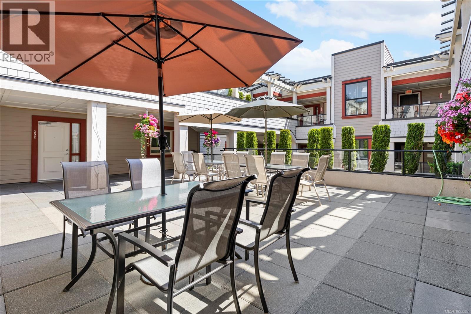 303 222 Second Ave W, Qualicum Beach