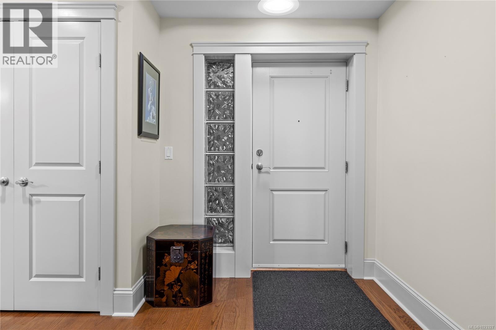 303 222 Second Ave W, Qualicum Beach