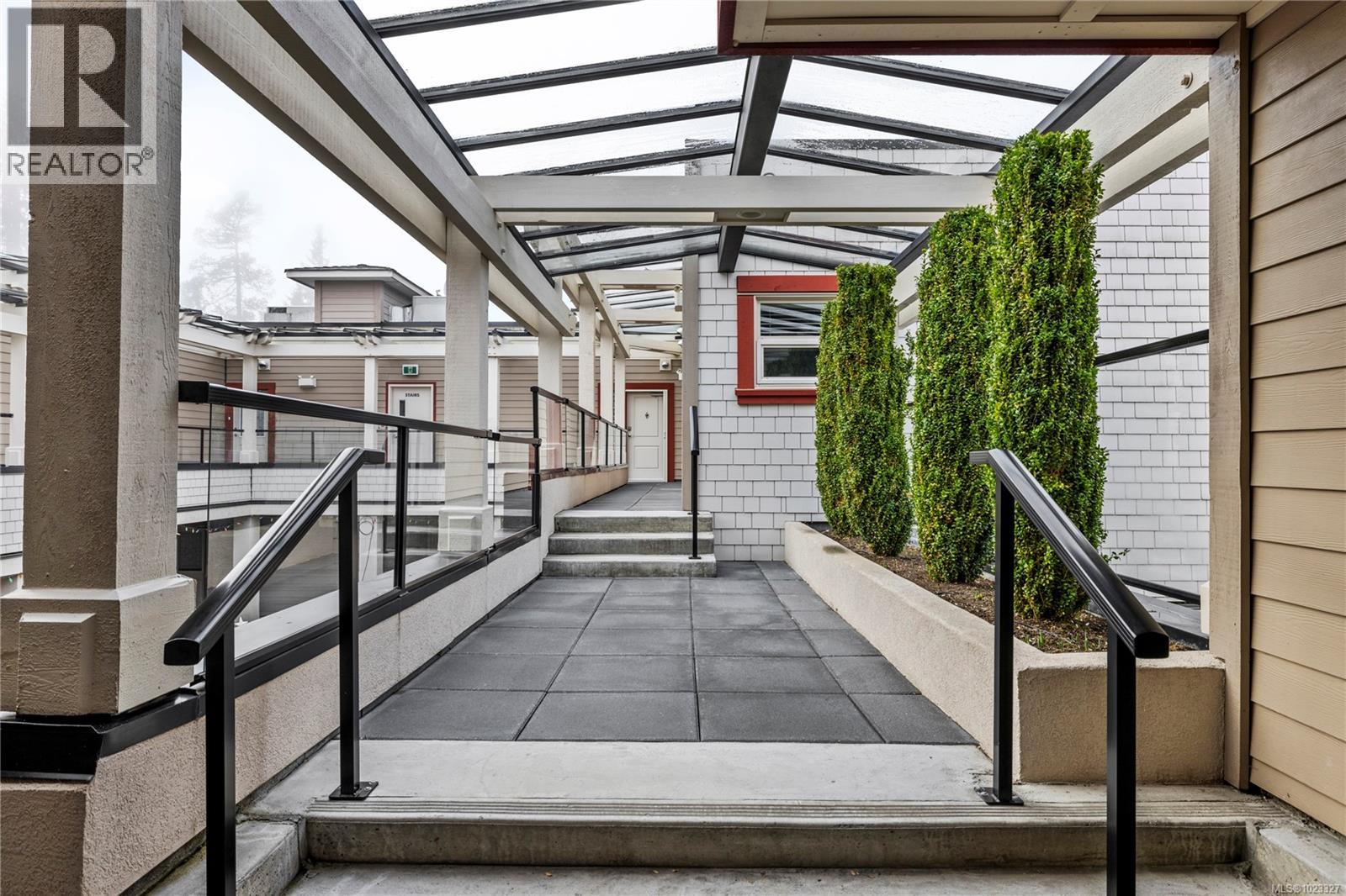 303 222 Second Ave W, Qualicum Beach