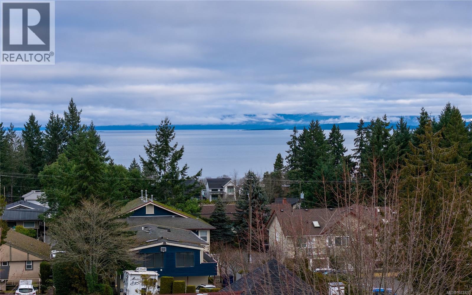 303 222 Second Ave W, Qualicum Beach