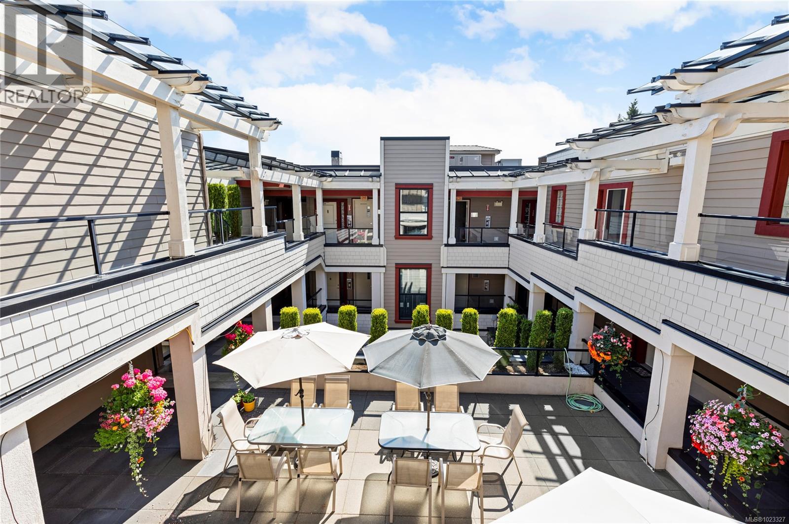 303 222 Second Ave W, Qualicum Beach