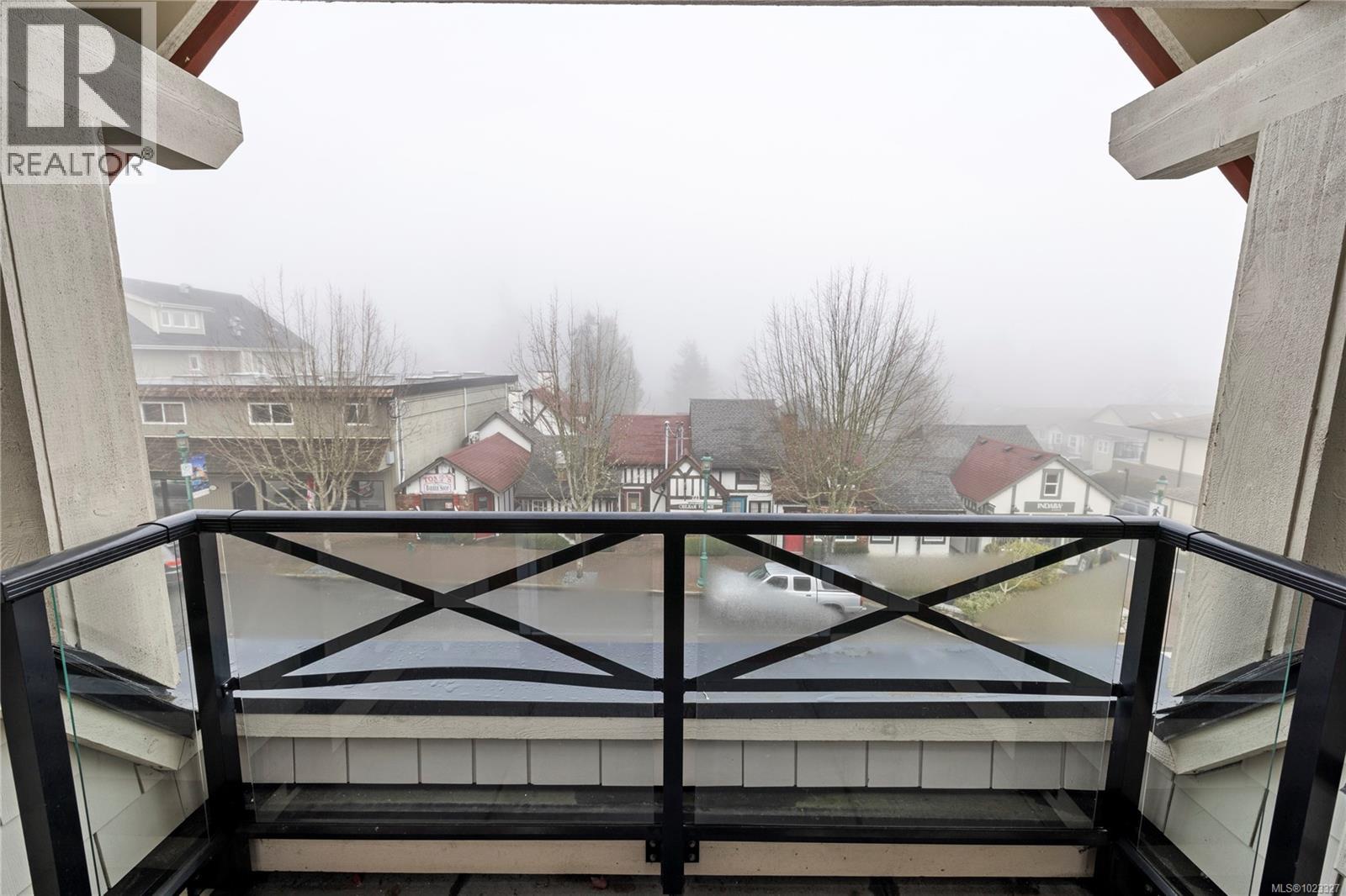 303 222 Second Ave W, Qualicum Beach