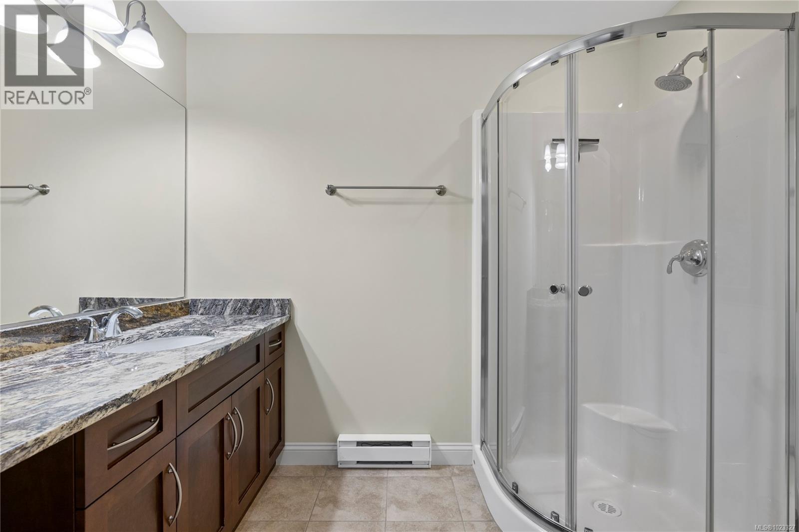 303 222 Second Ave W, Qualicum Beach