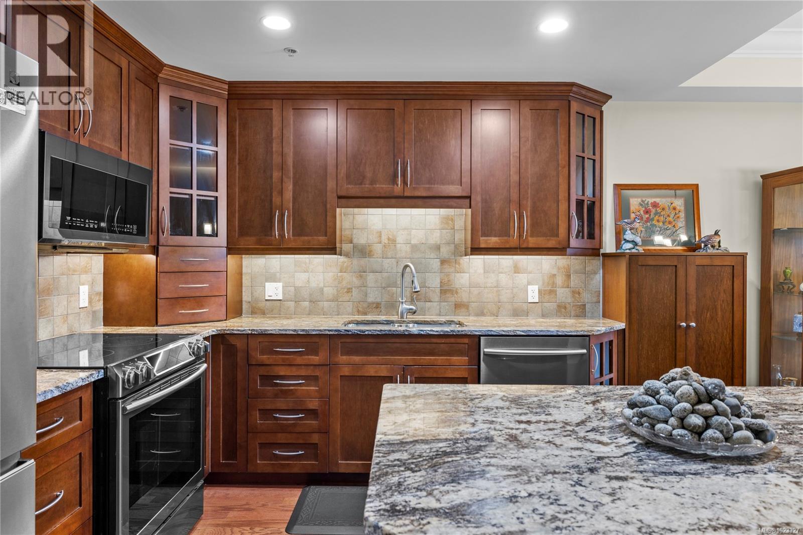 303 222 Second Ave W, Qualicum Beach