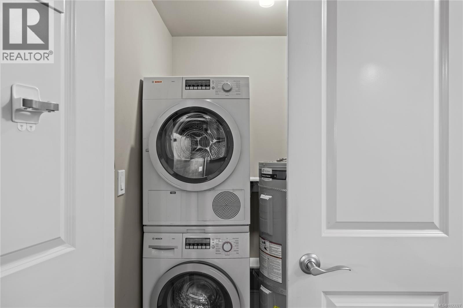 303 222 Second Ave W, Qualicum Beach