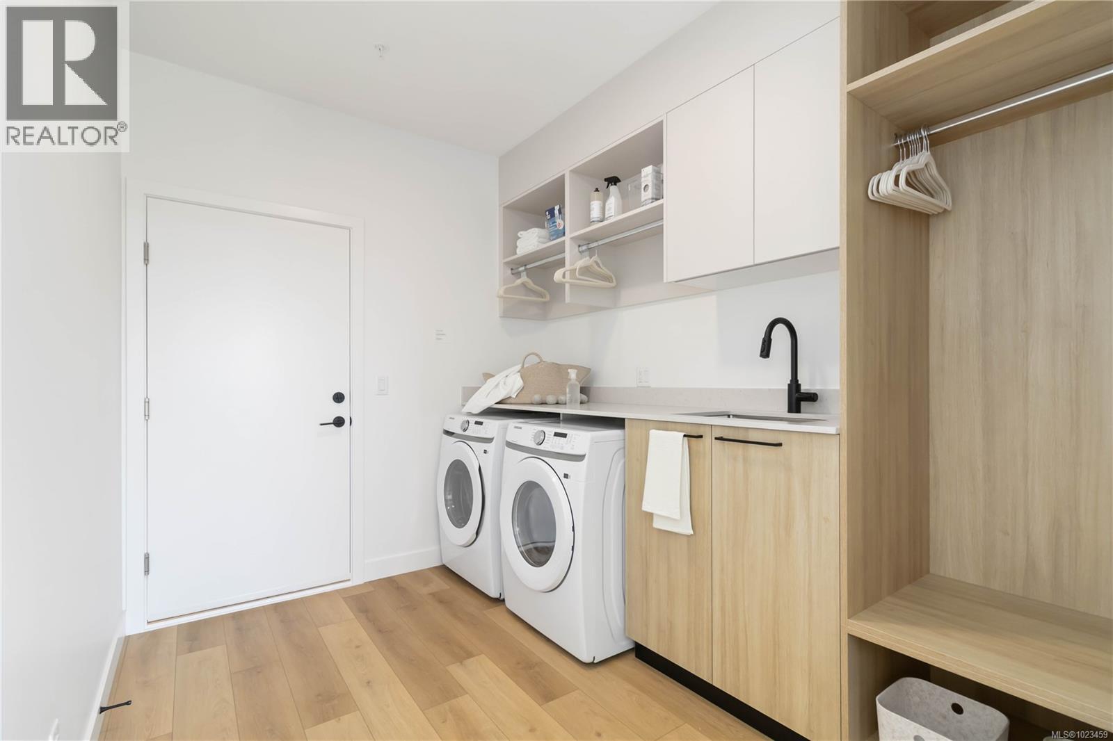 10 3638 Restoration Way, Colwood