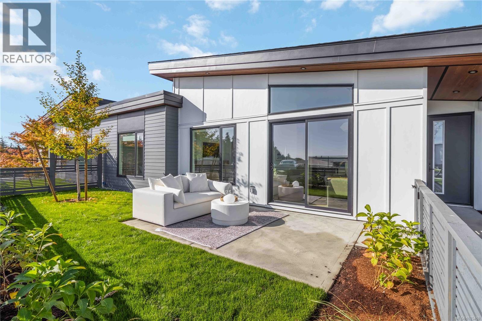 10 3638 Restoration Way, Colwood