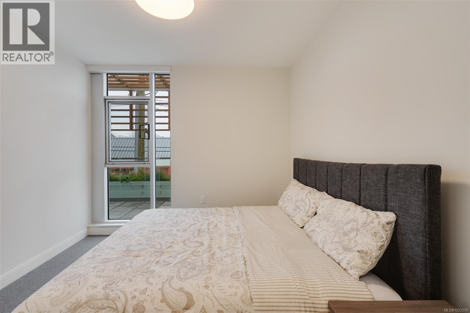 205 1916 Oak Bay Avenue, Victoria