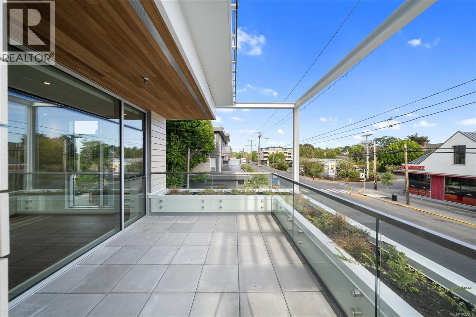 205 1916 Oak Bay Avenue, Victoria