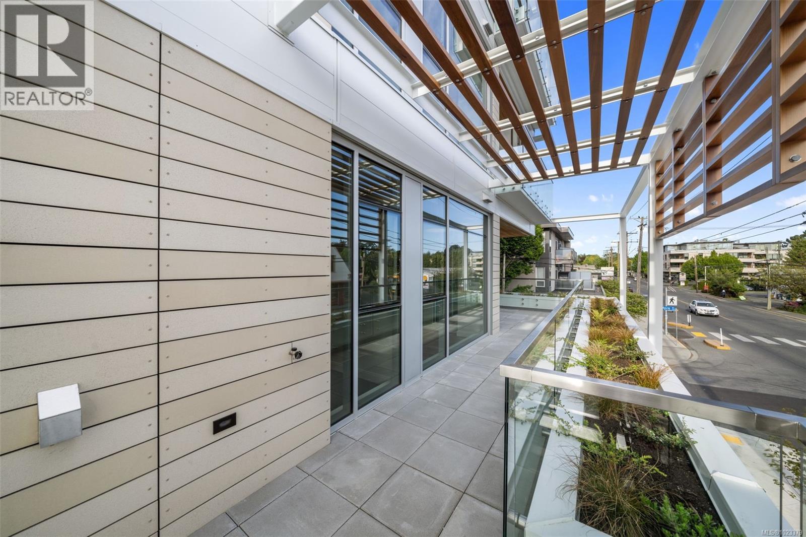 205 1916 Oak Bay Avenue, Victoria