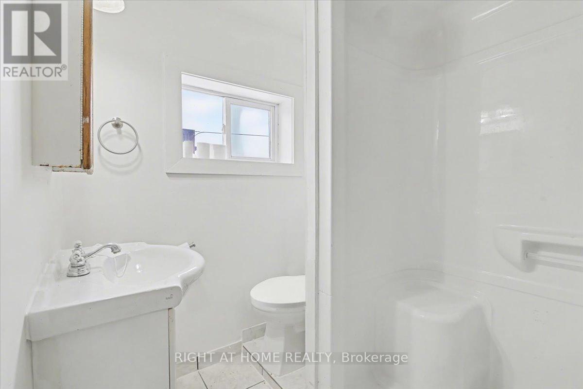 157 LINDSAY STREET S - 19
