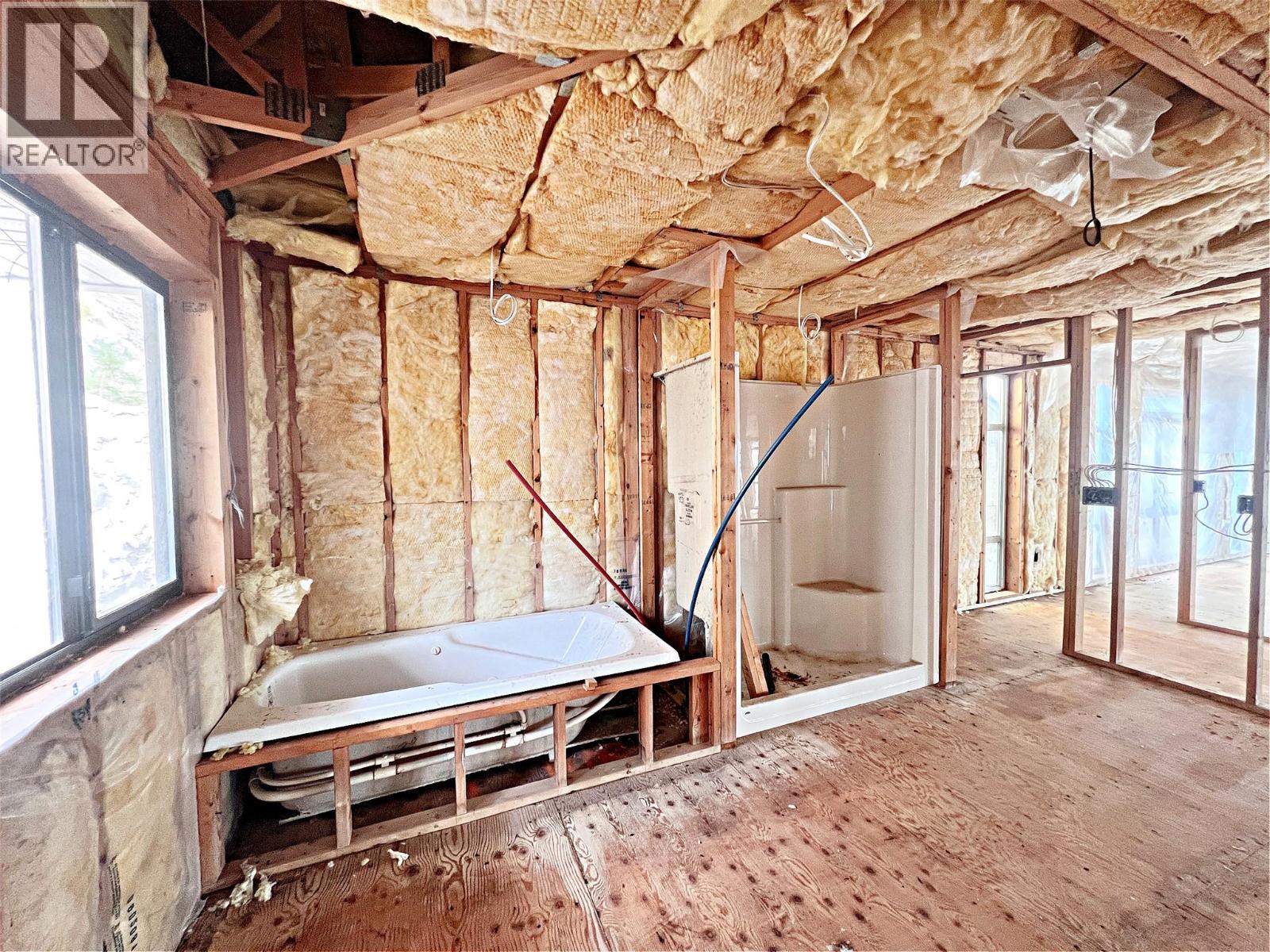  5621 Harrington Court, Peachland