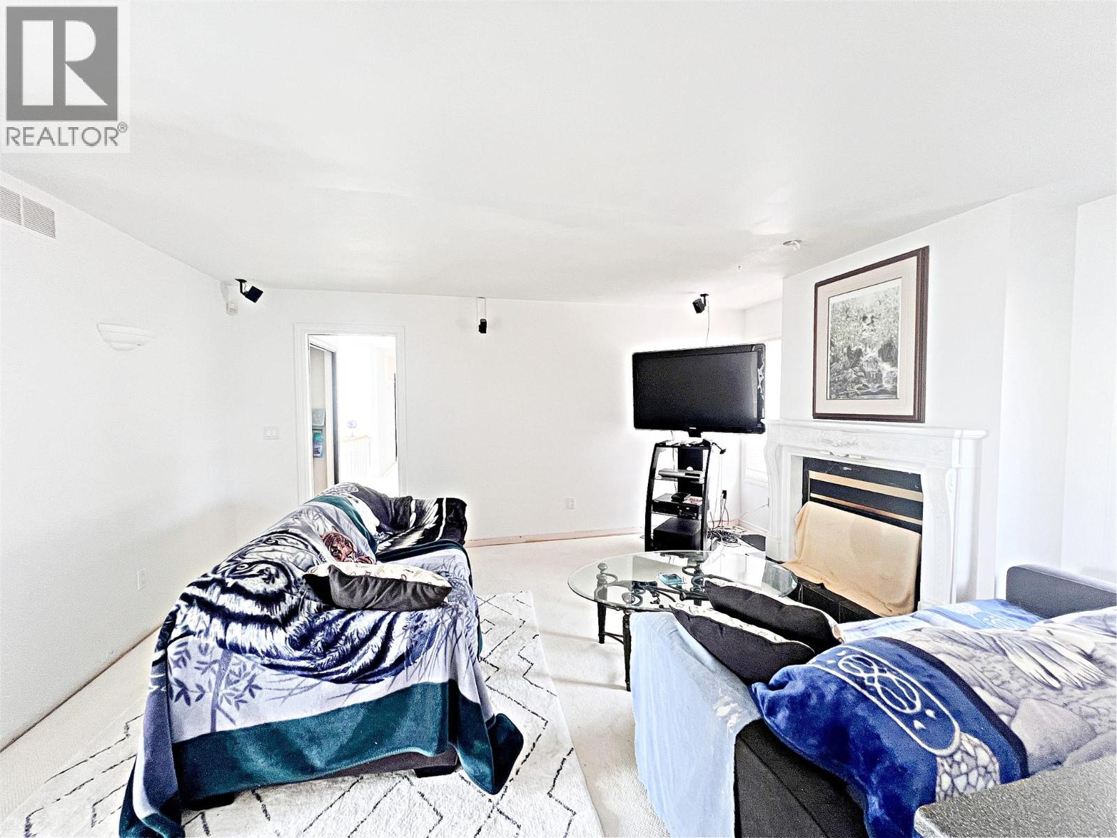  5621 Harrington Court, Peachland