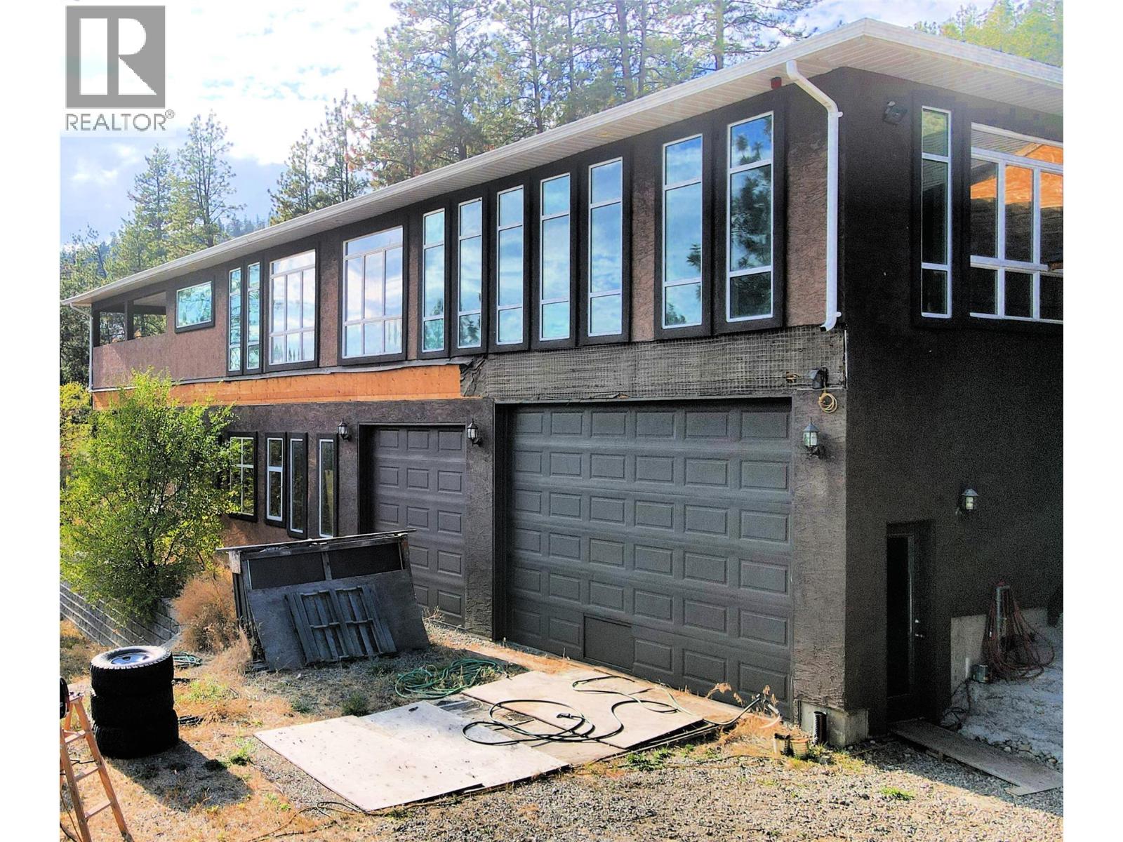  5621 Harrington Court, Peachland