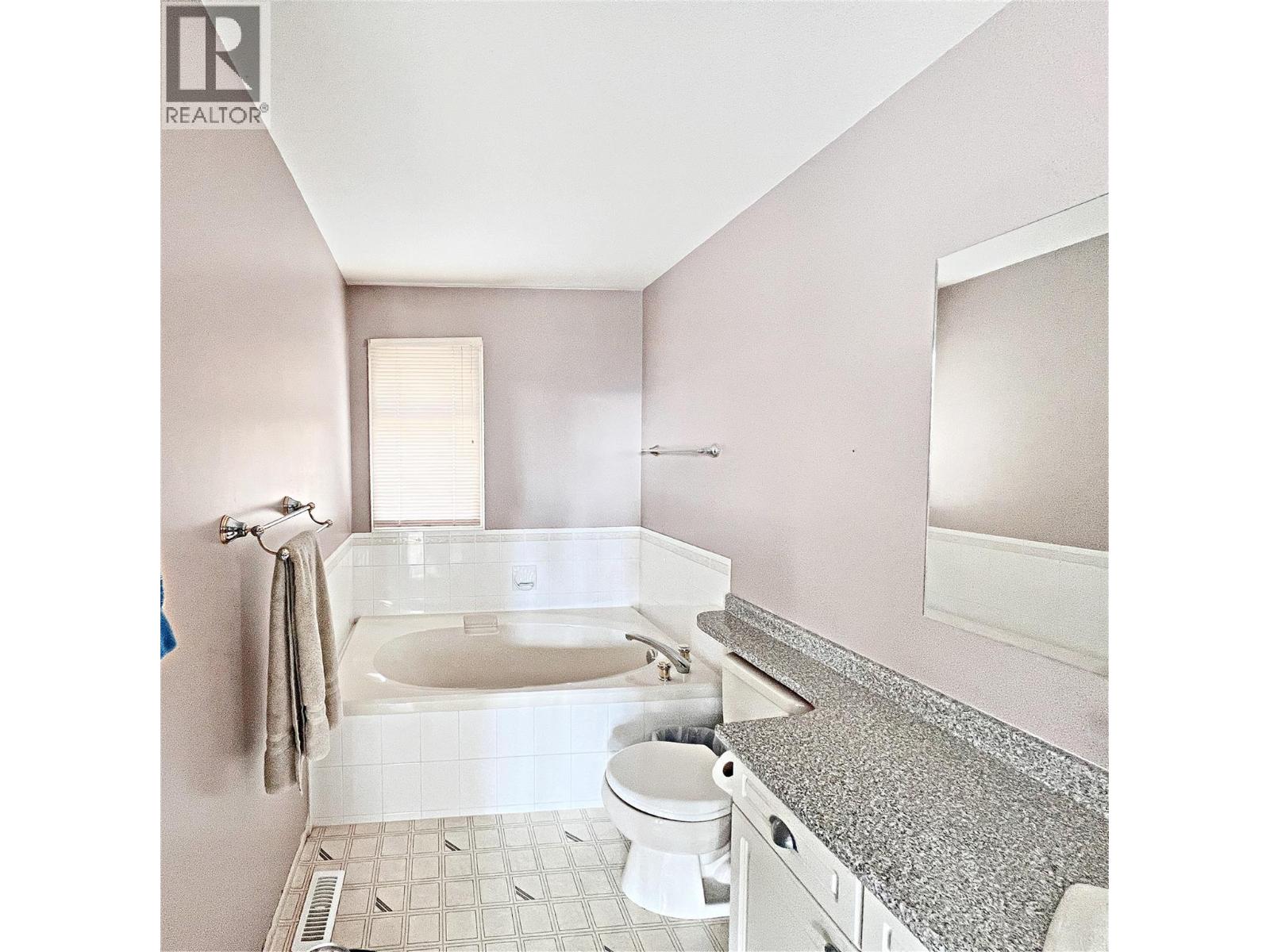  5621 Harrington Court, Peachland