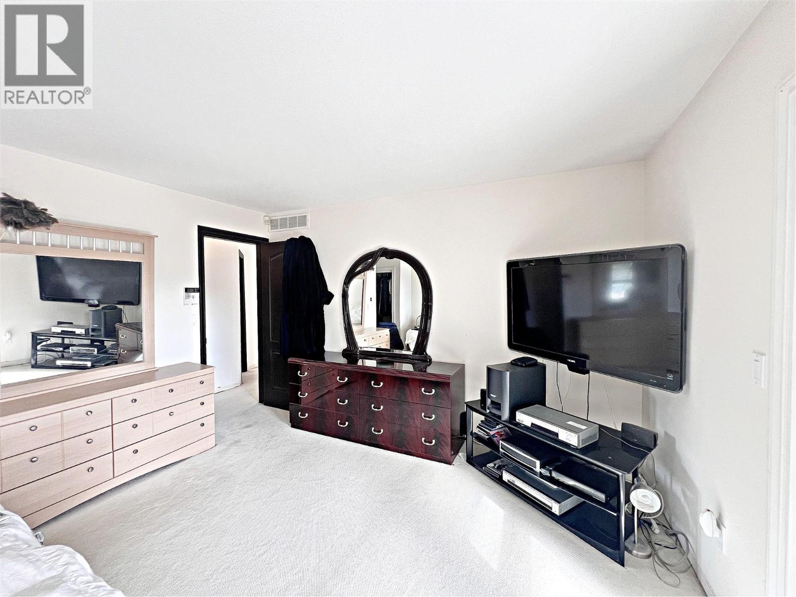  5621 Harrington Court, Peachland