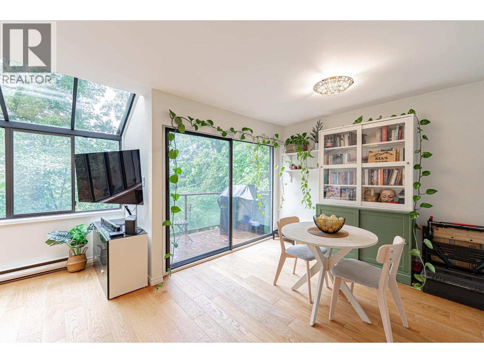 5 1786 ESQUIMALT AVENUE, West Vancouver