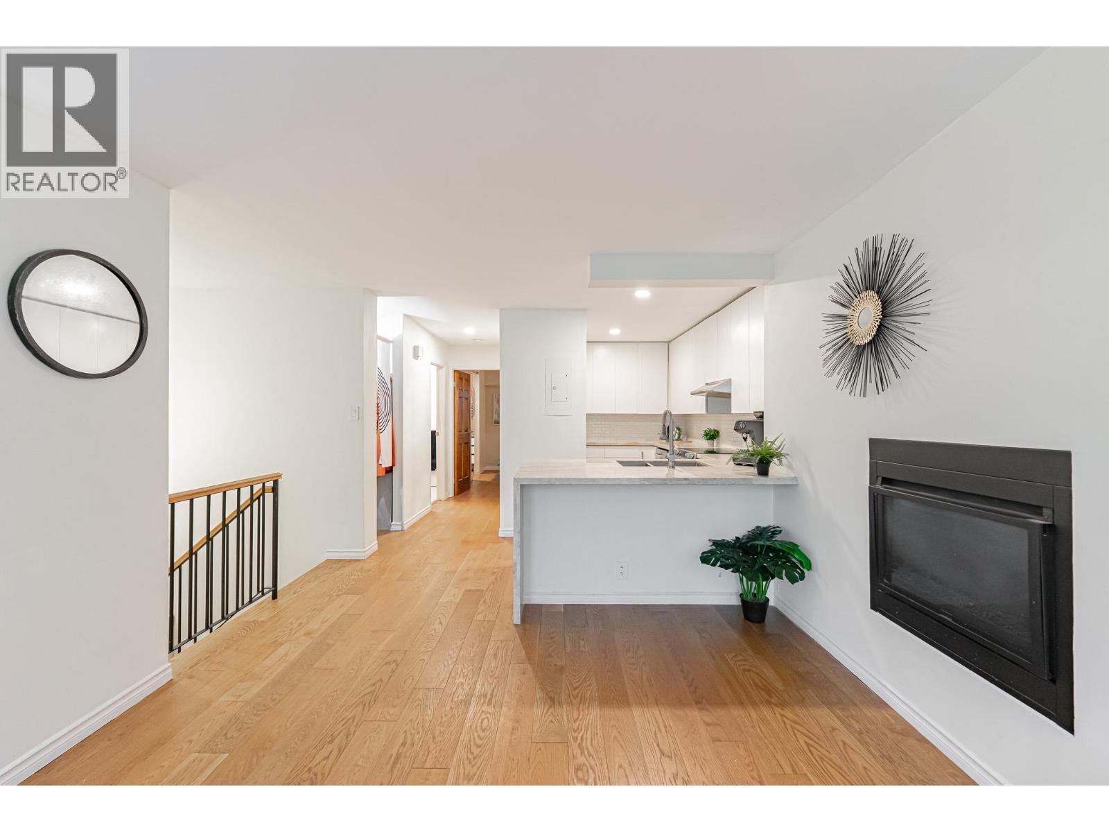 5 1786 ESQUIMALT AVENUE, West Vancouver