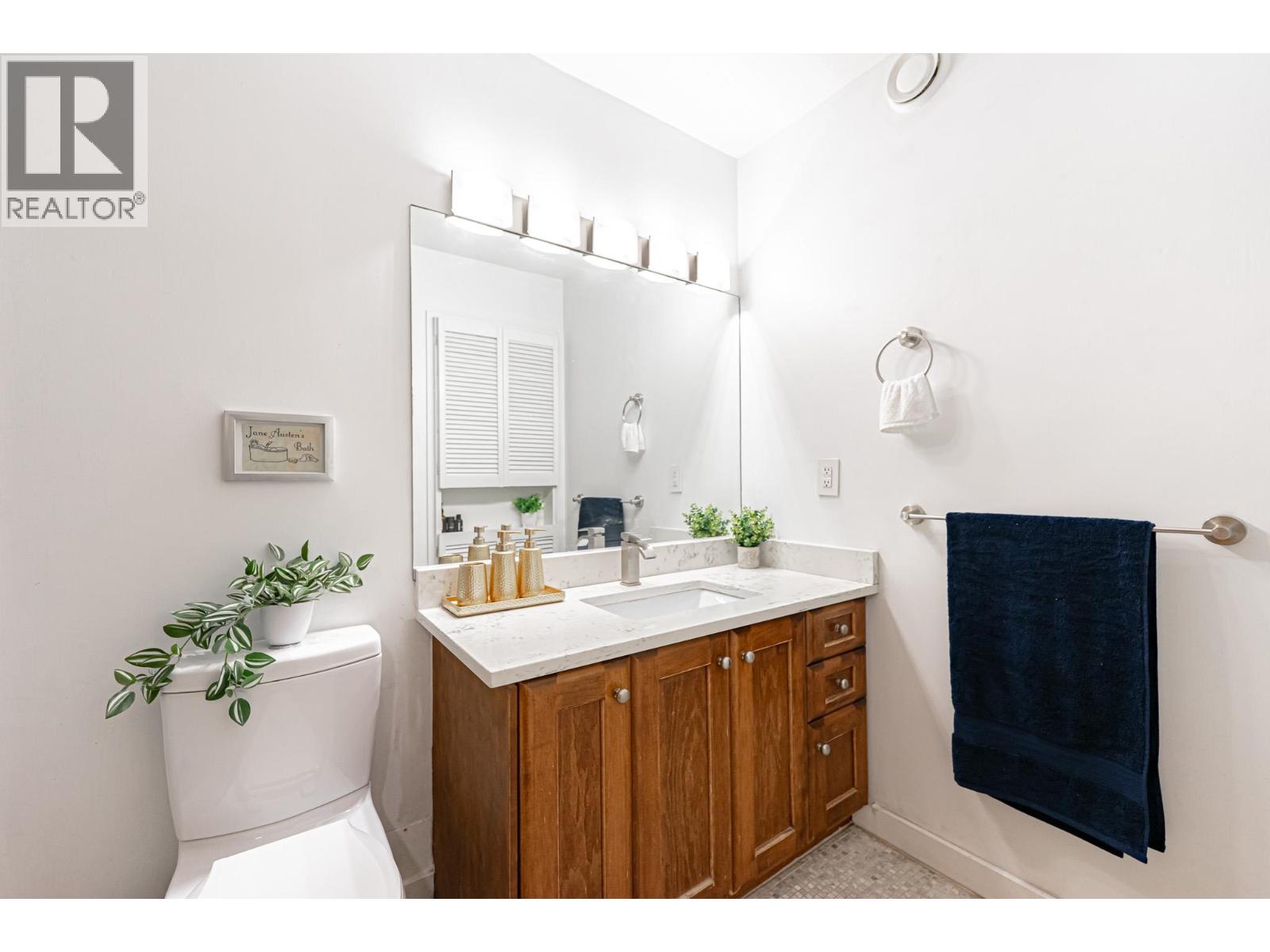 5 1786 ESQUIMALT AVENUE, West Vancouver