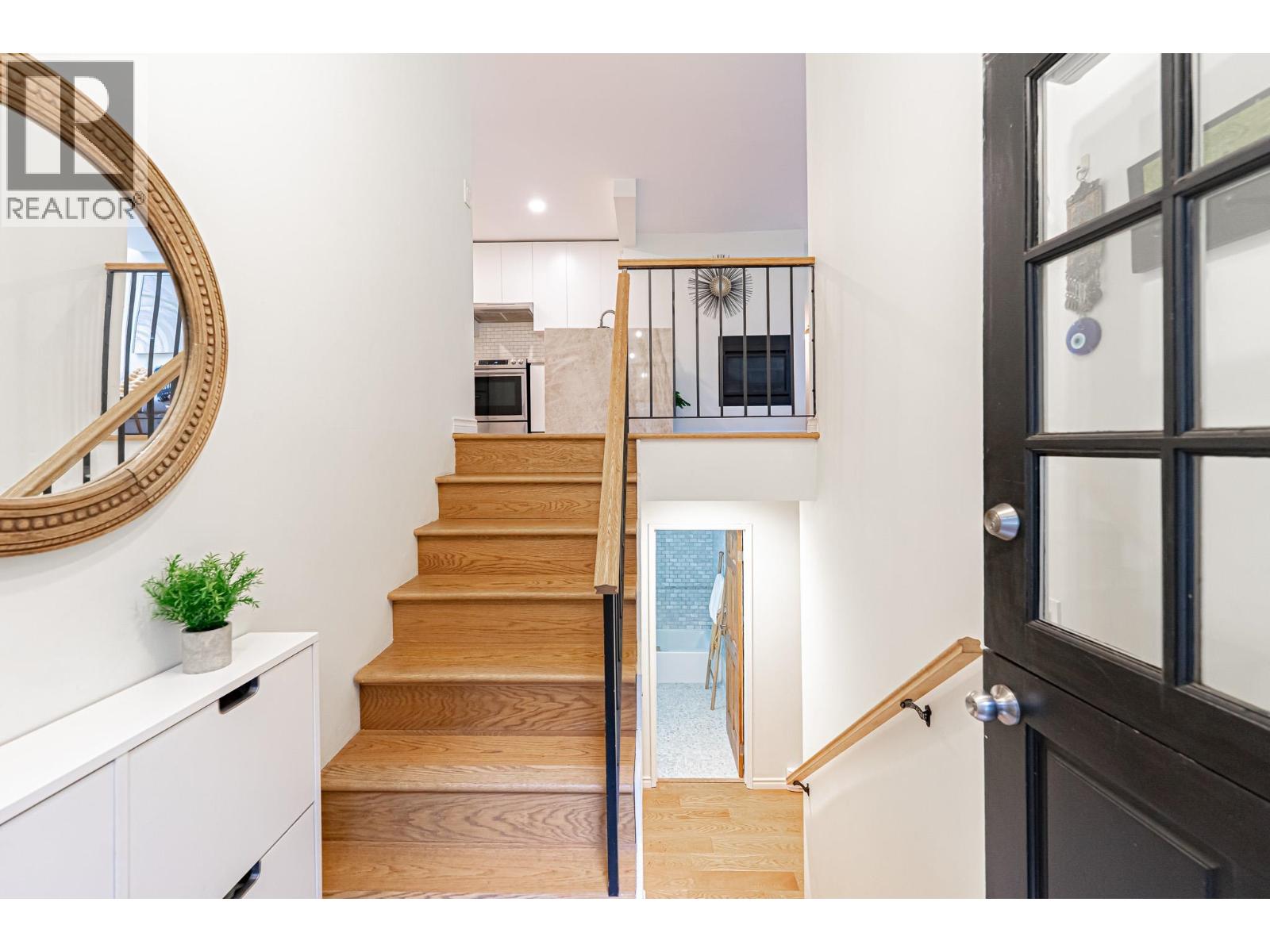 5 1786 ESQUIMALT AVENUE, West Vancouver