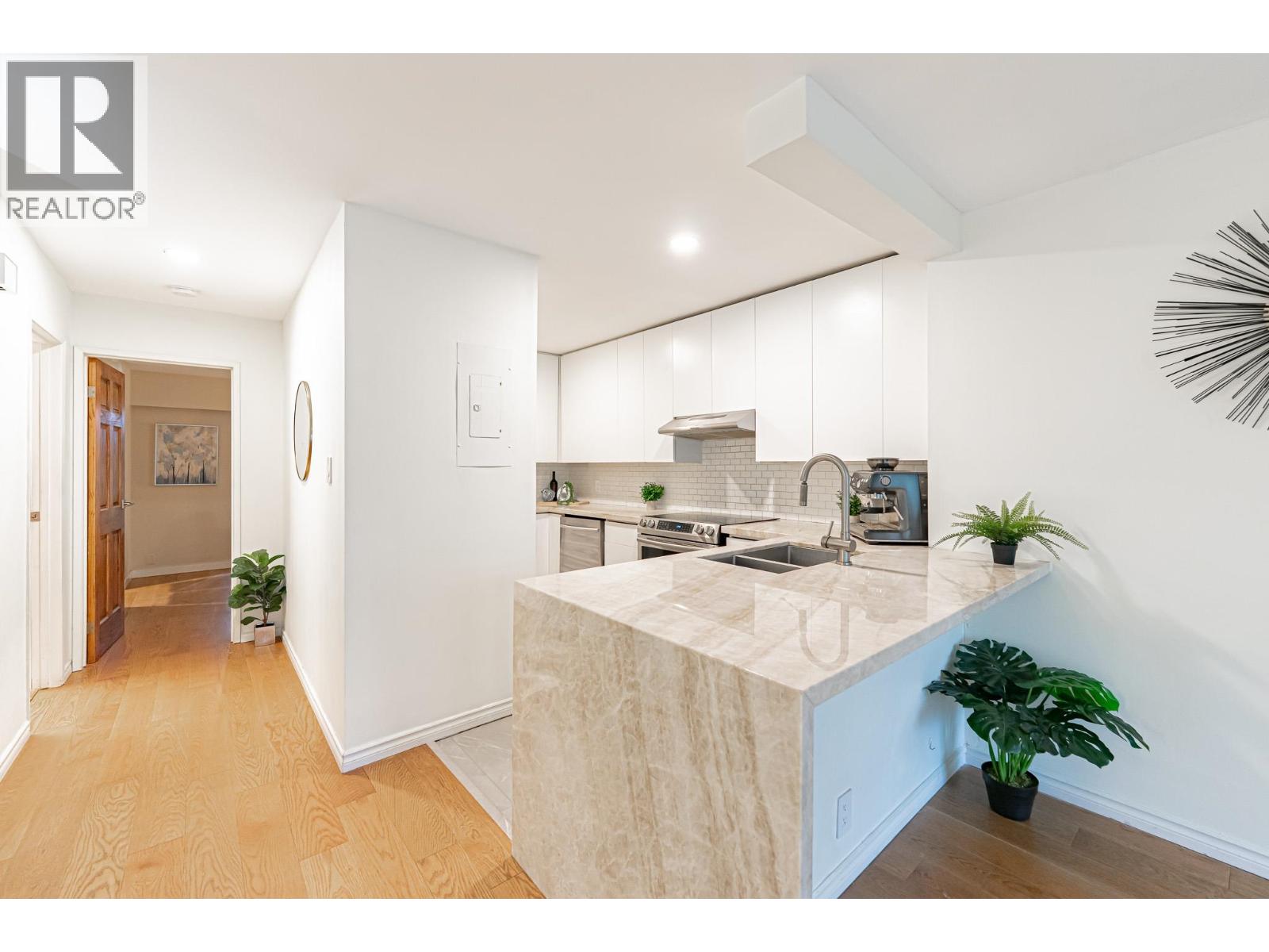 5 1786 ESQUIMALT AVENUE, West Vancouver