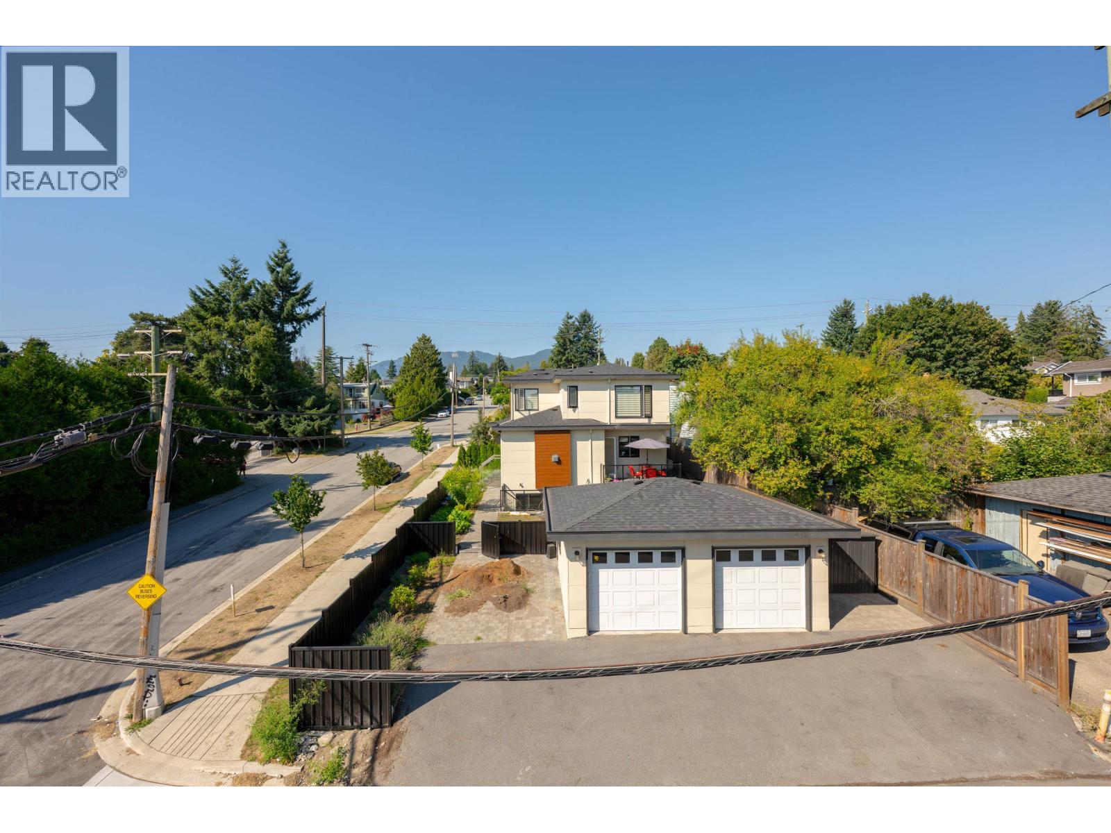 TH6 324 E RIDGEWAY AVENUE, North Vancouver