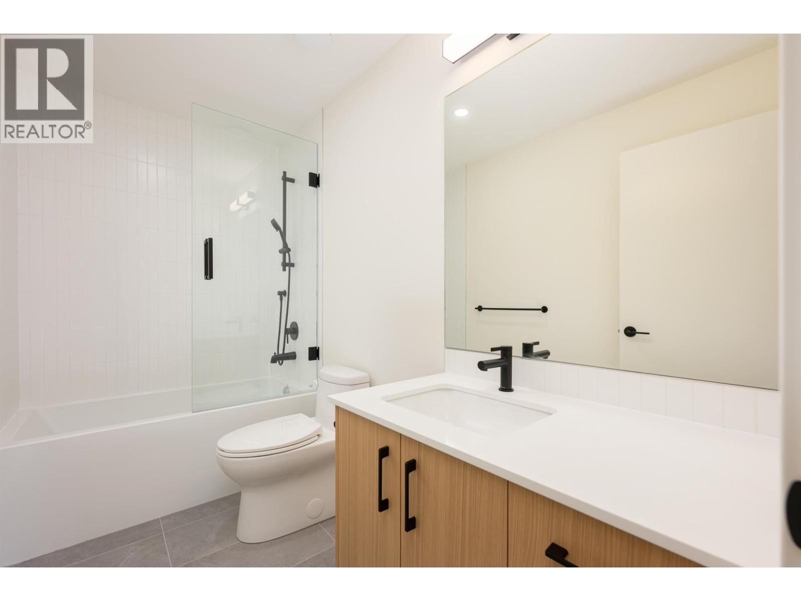 TH6 324 E RIDGEWAY AVENUE, North Vancouver