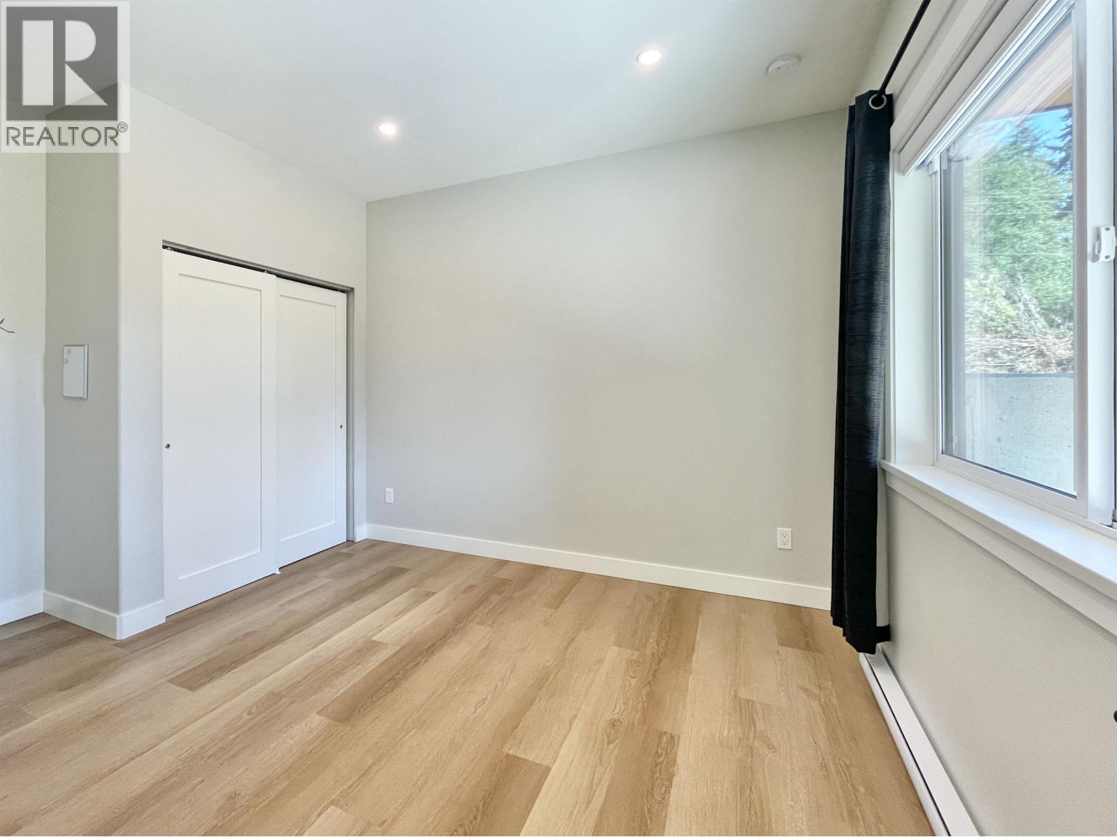 915 PAYNE ROAD, Gibsons