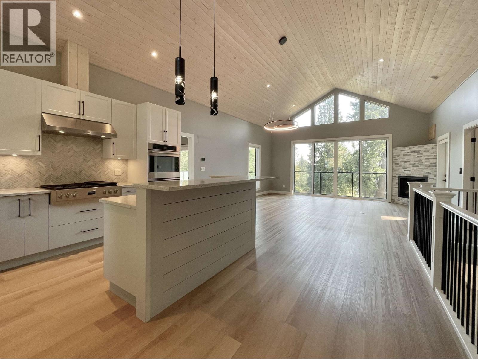 915 PAYNE ROAD, Gibsons