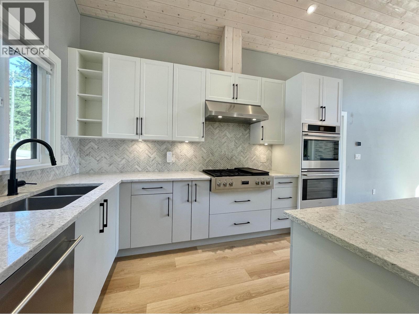 915 PAYNE ROAD, Gibsons