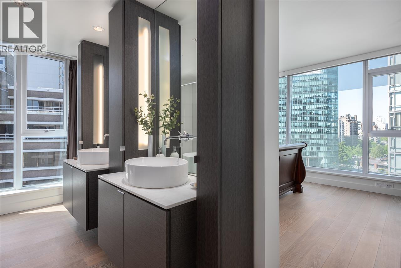 904 1499 W PENDER, Vancouver