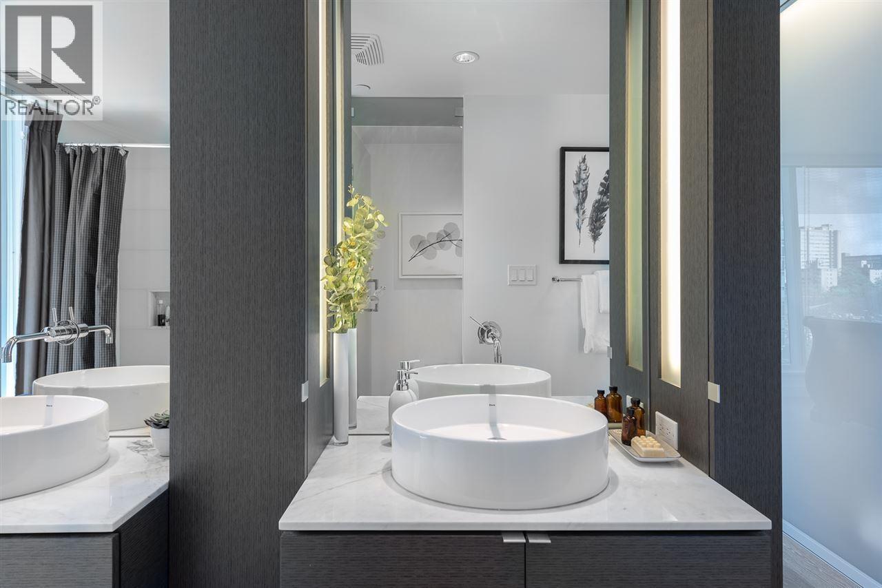 904 1499 W PENDER, Vancouver