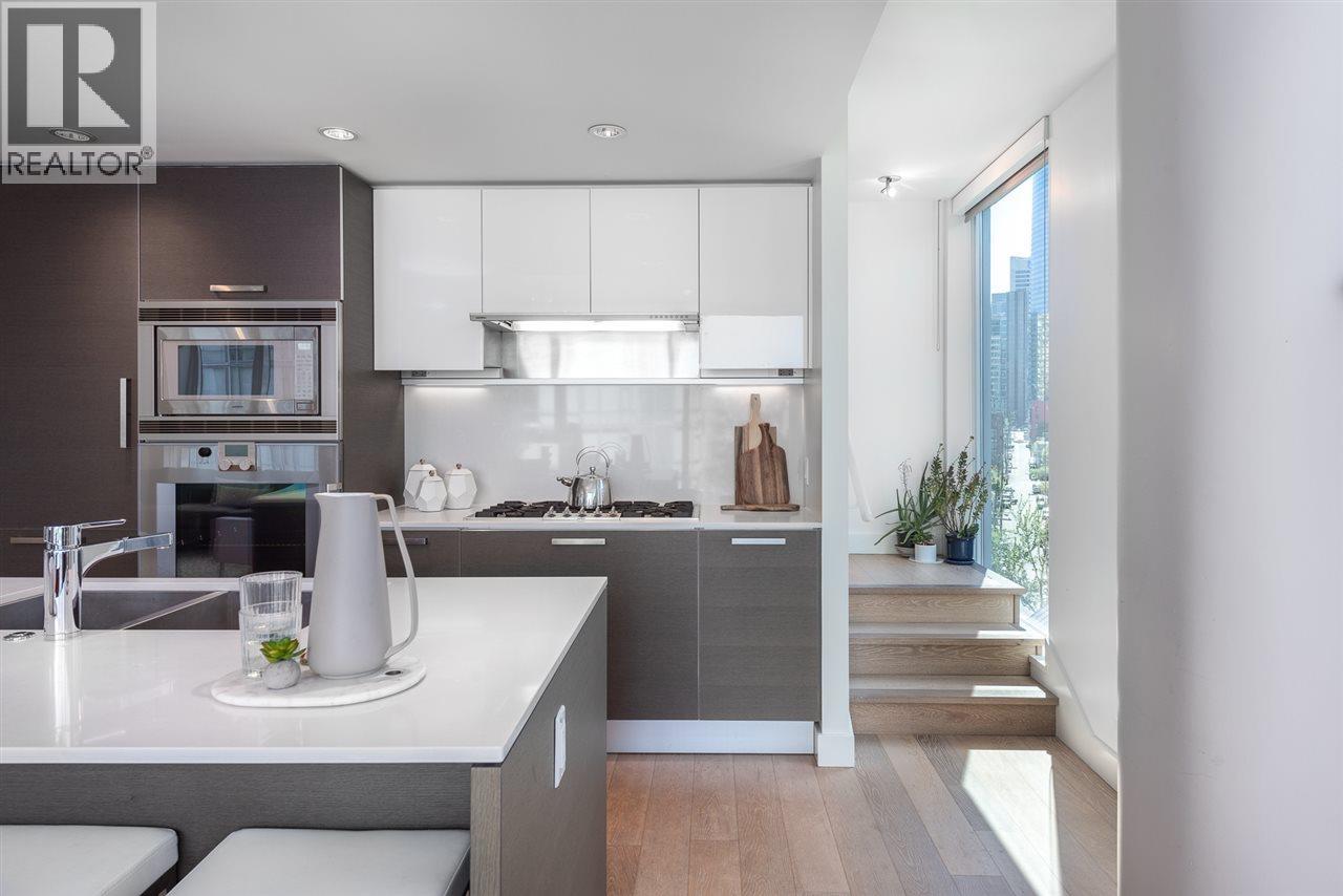 904 1499 W PENDER, Vancouver