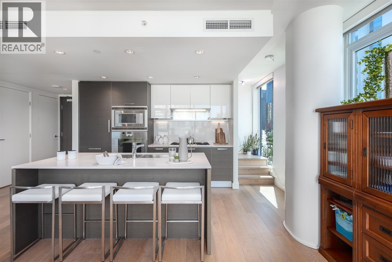 904 1499 W PENDER, Vancouver