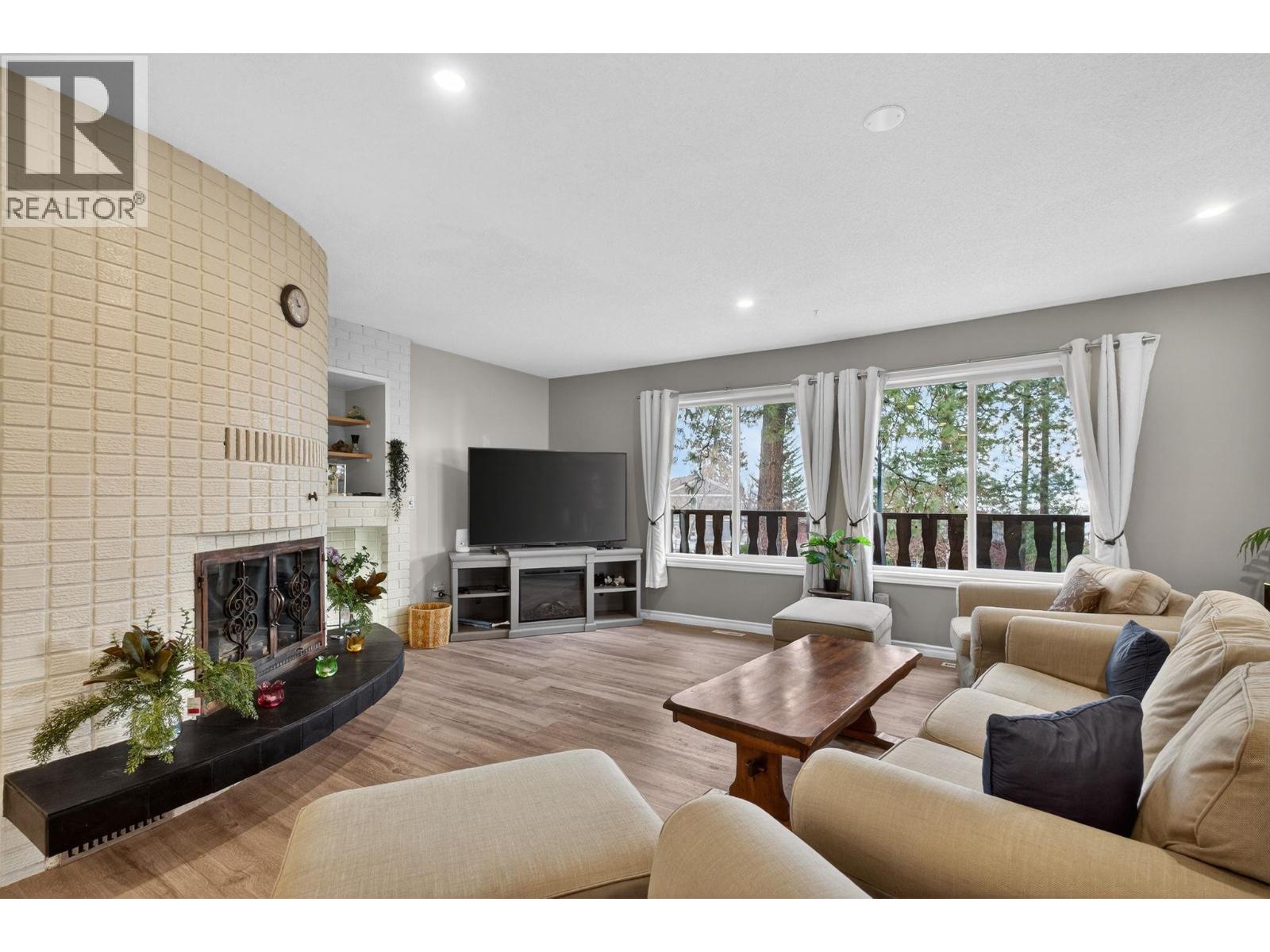  3947 Trepanier Heights Place, Peachland