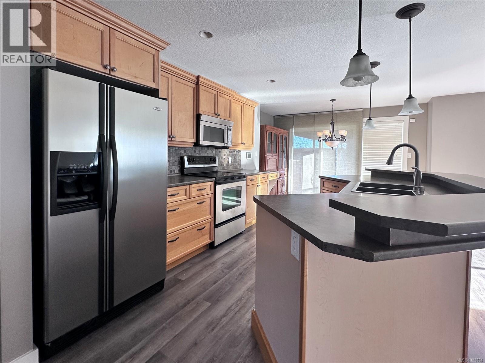 B 111 Gifford Rd, Ladysmith