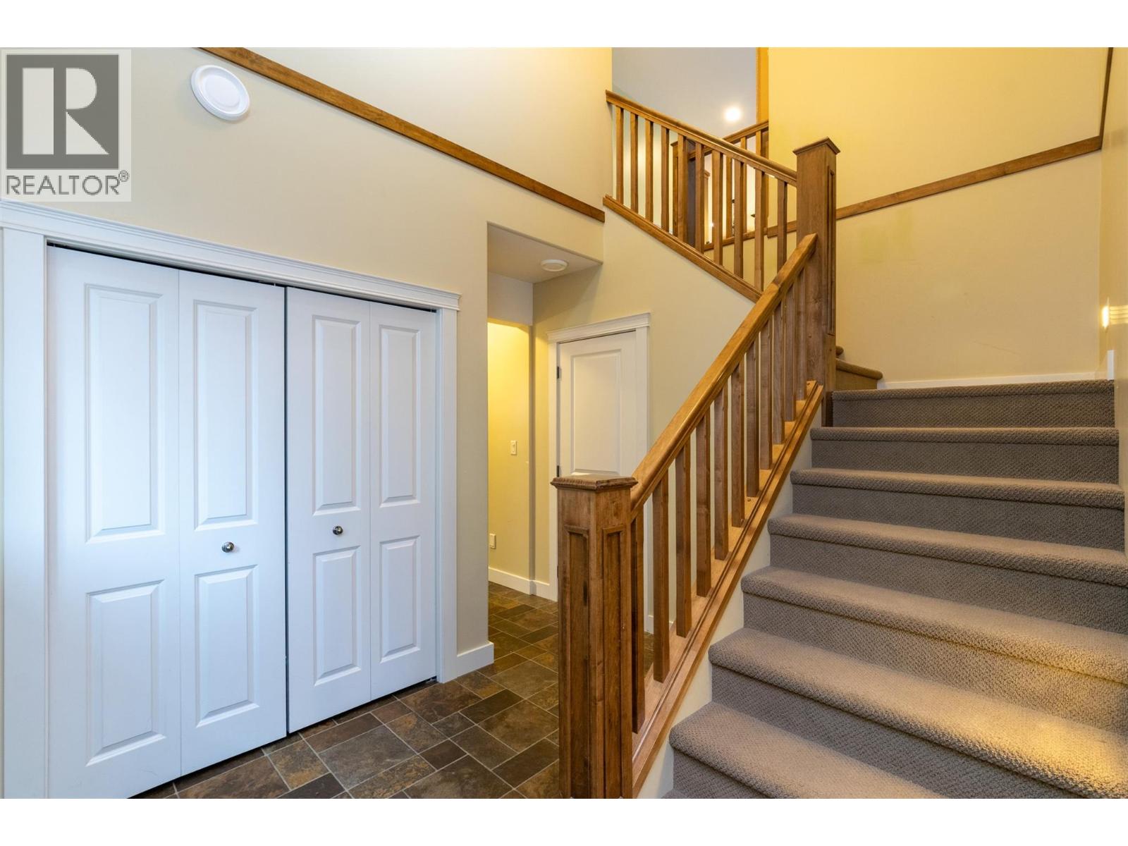 36 1581 20 Street Northeast, Salmon Arm