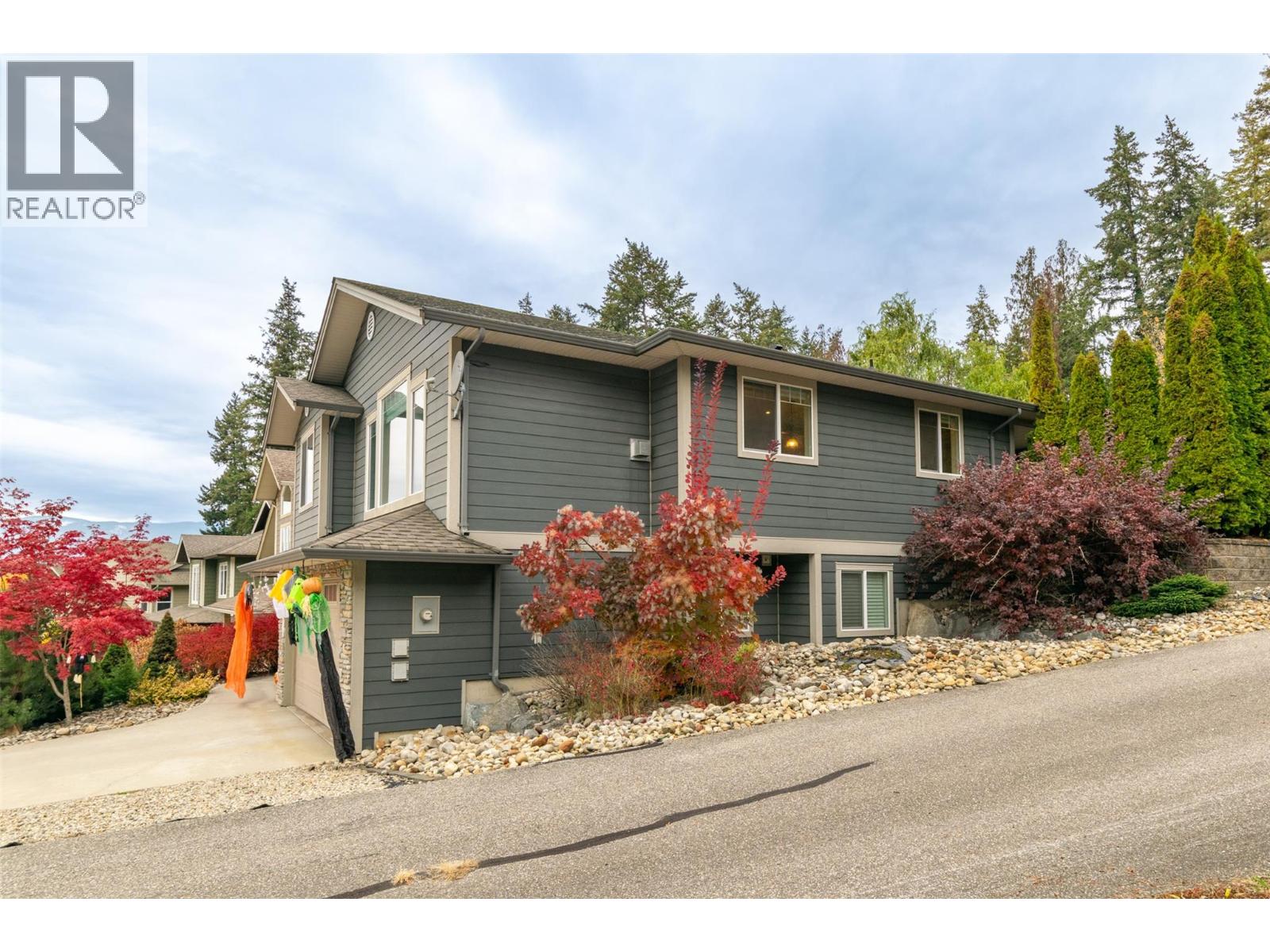 36 1581 20 Street Northeast, Salmon Arm
