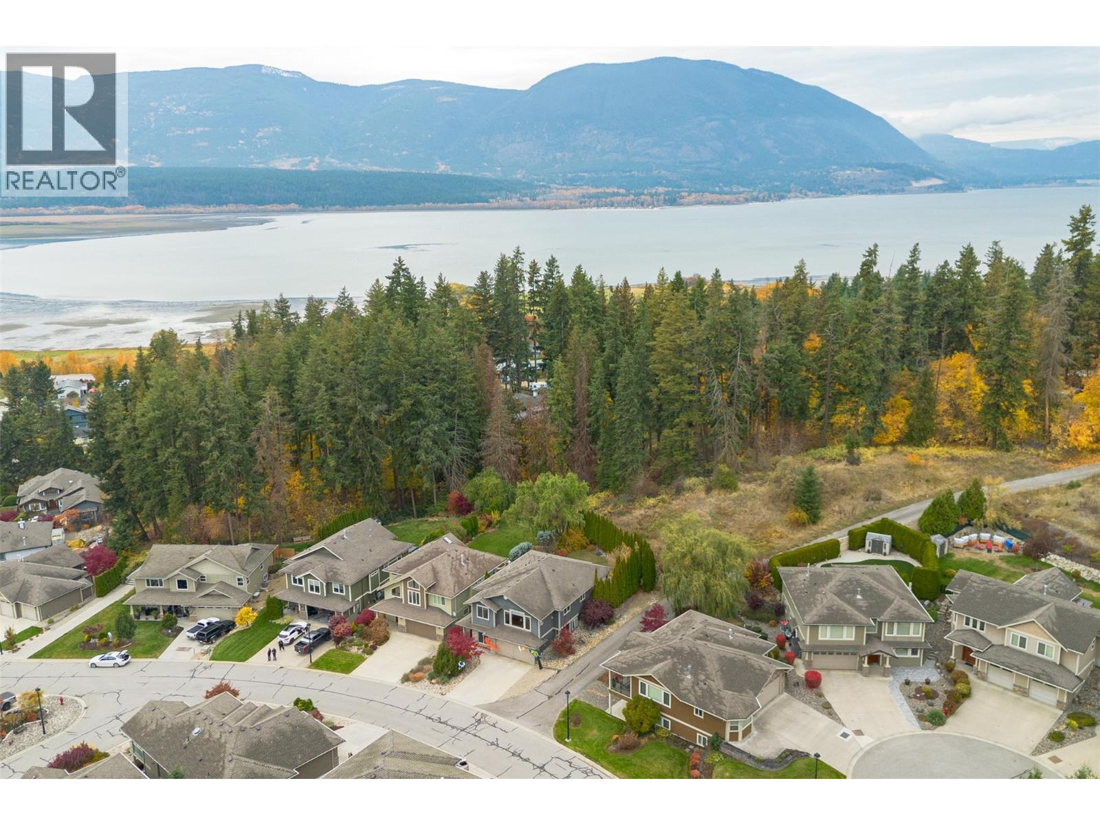 36 1581 20 Street Northeast, Salmon Arm