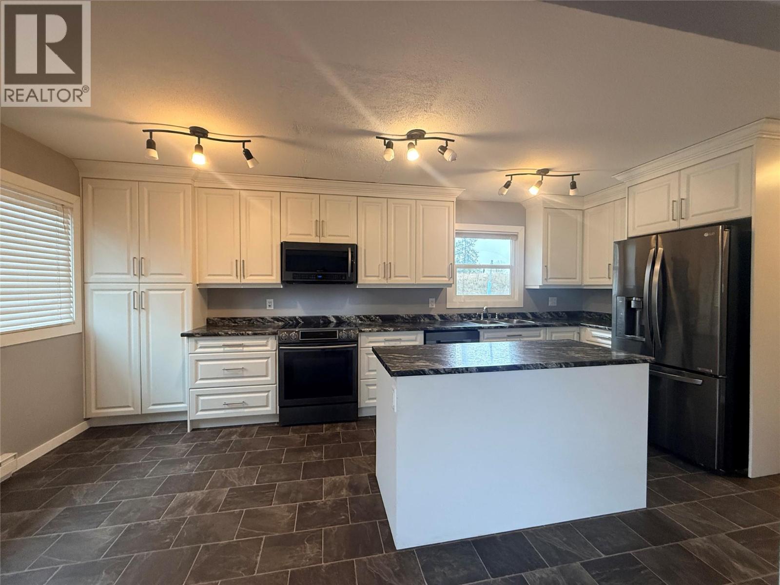 3503 35 Street - 6