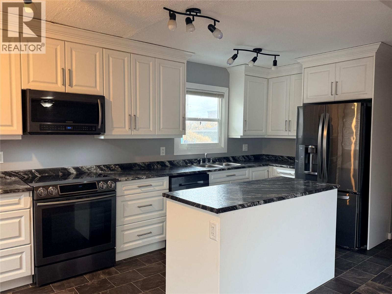 3503 35 Street - 20