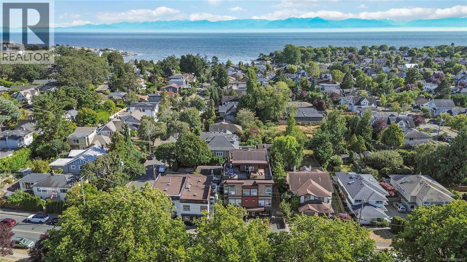 4 1827 Fairfield Road, Victoria