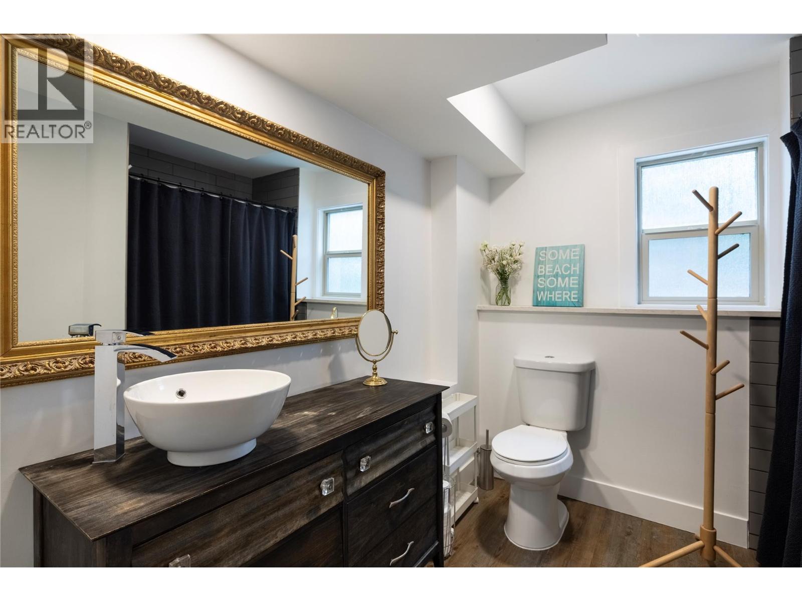  4265 Lakeshore Road, Kelowna