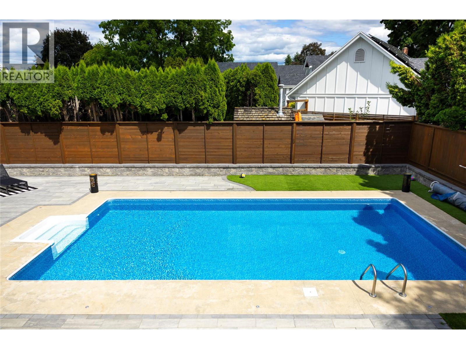  4265 Lakeshore Road, Kelowna