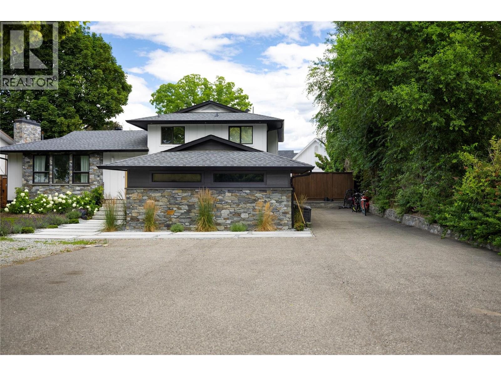  4265 Lakeshore Road, Kelowna