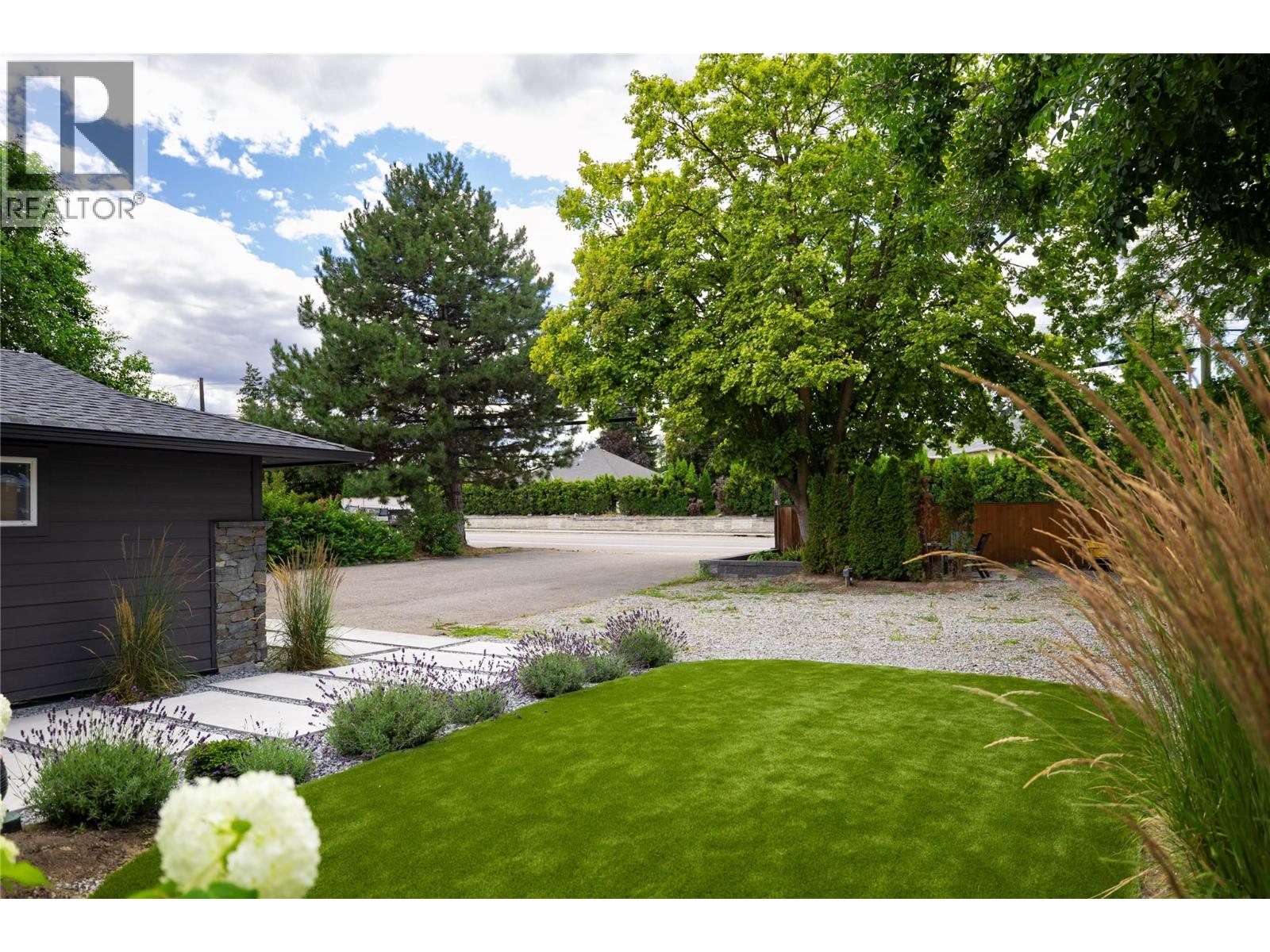  4265 Lakeshore Road, Kelowna
